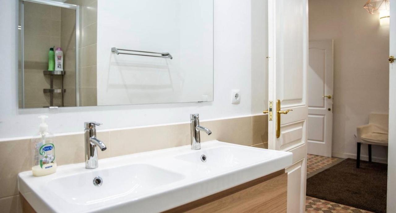 Eixample Apartments - Pova Barcelona Eksteriør bilde